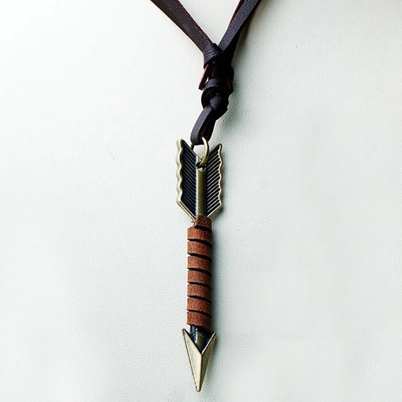 Adjustable Unisex Bohemian Leather Arrow Necklace - Picture 5 of 5